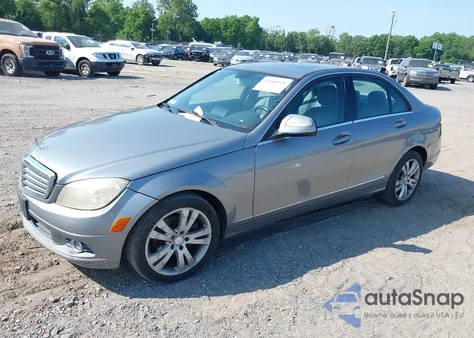 2008 Mercedes-Benz C 300 Luxury/Sport z USA, uszkodzony, nr VIN WDDGF54X68F046643